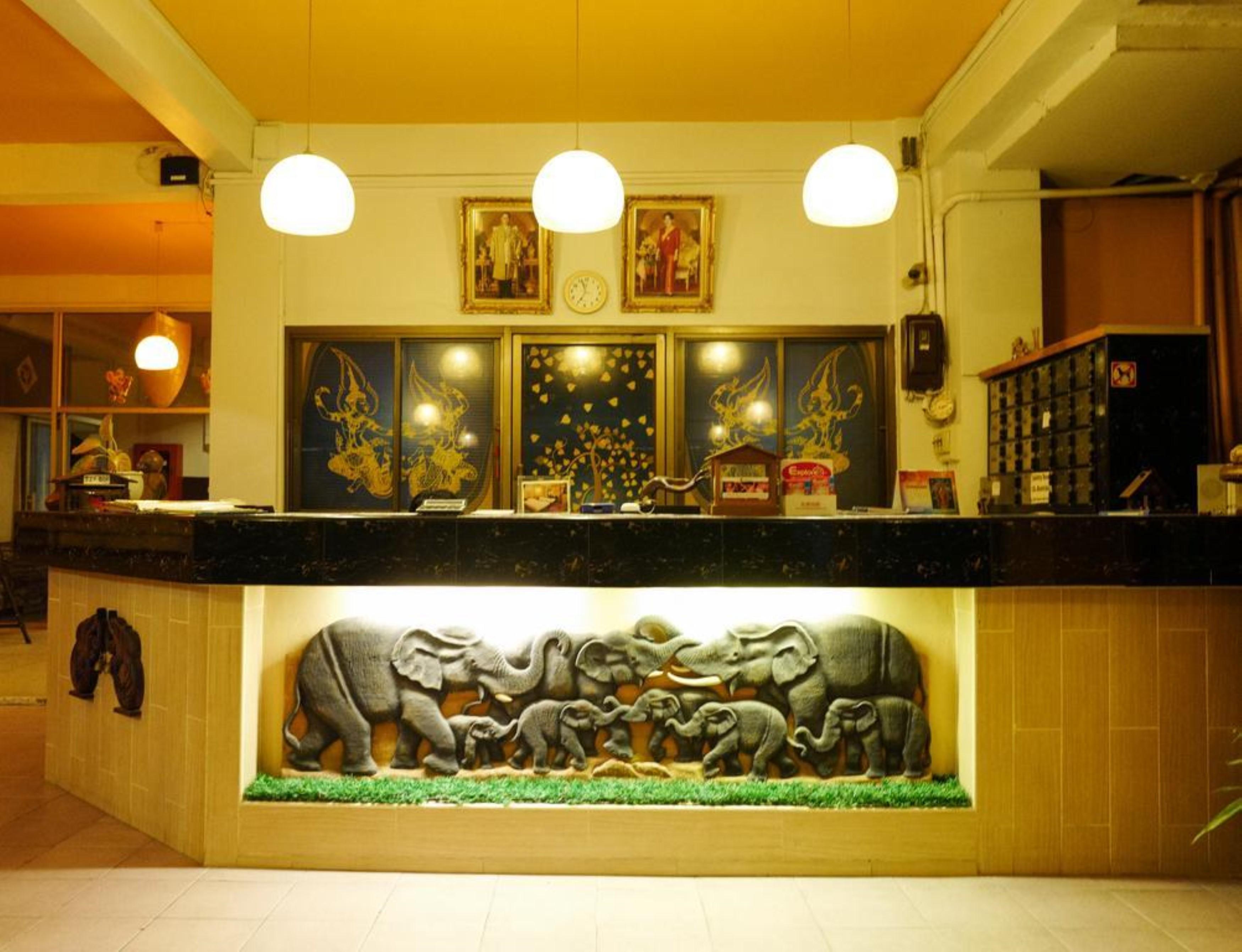 Luck Thai Hotel Chiang Mai Exteriör bild