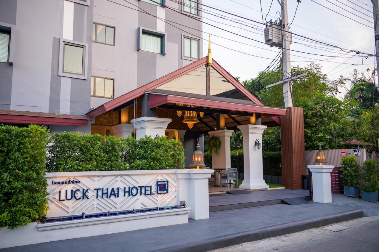Luck Thai Hotel Chiang Mai Exteriör bild